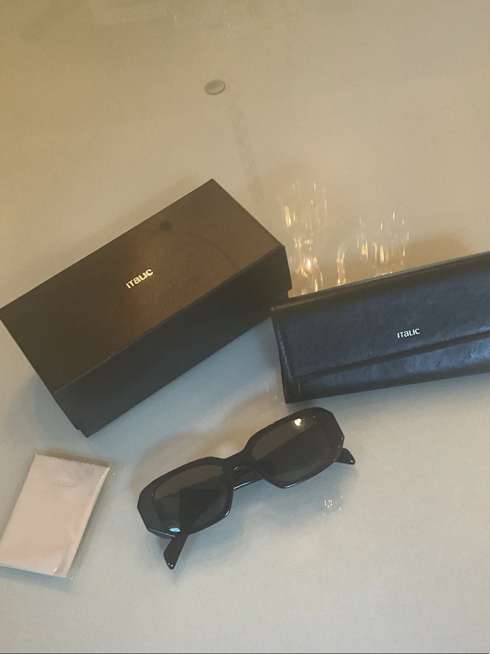 ITALIC black Rectangular Sunglasses with Case new unisex